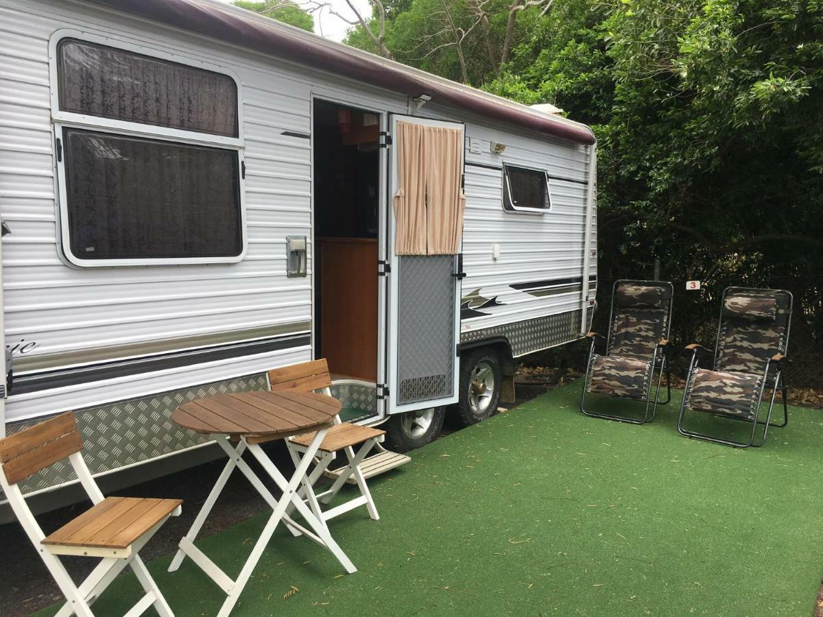 Comfortable Caravan Hotel Cooktown Bagian luar foto